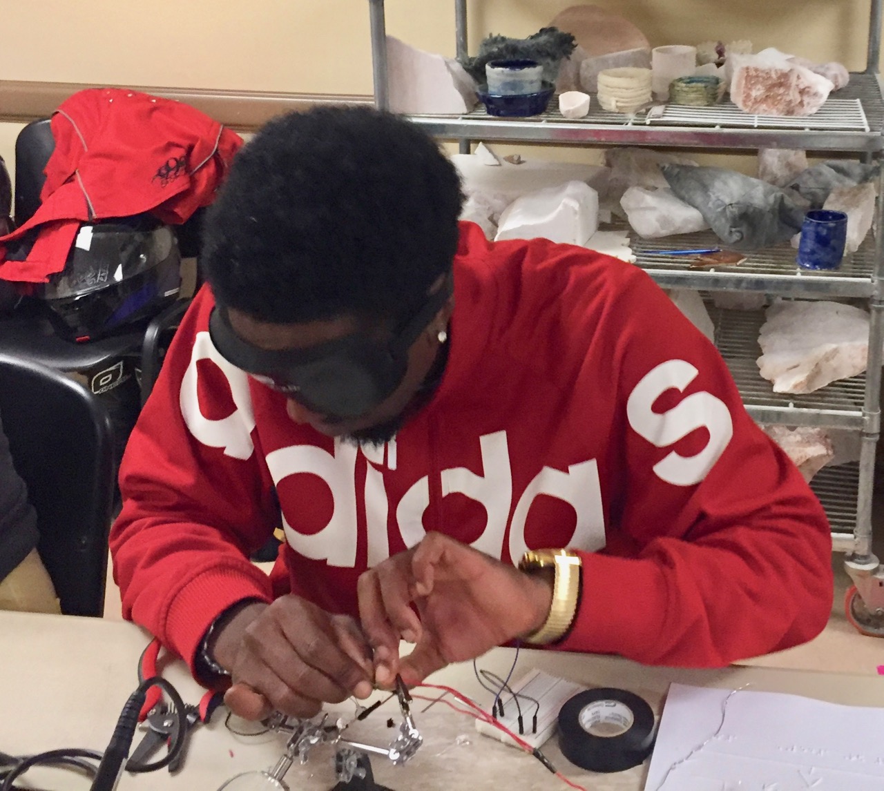 Leon works with some wire using the Helping Hands clips