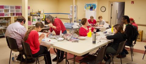 rt teacher Ann Cunningham works with seniors and ITP students